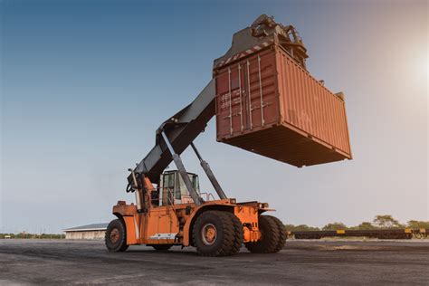 Moving shipping containers 